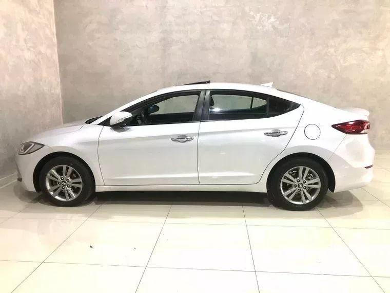 Hyundai Elantra Prata 12