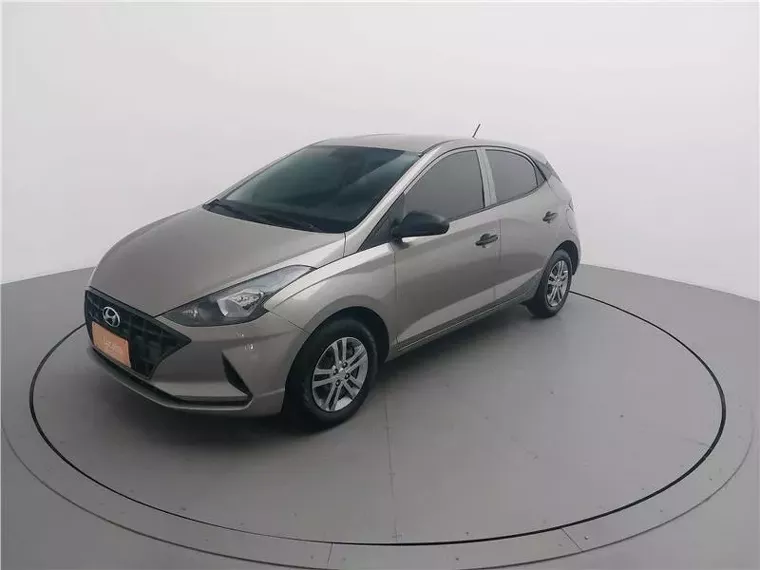 Hyundai HB20 Prata 14