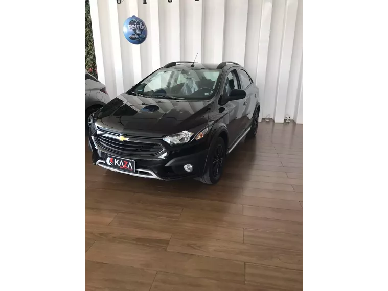 Chevrolet Onix Preto 1