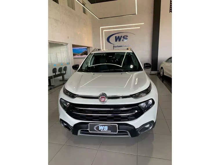 Fiat Toro Branco 12