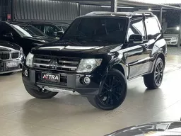 Mitsubishi Pajero Full