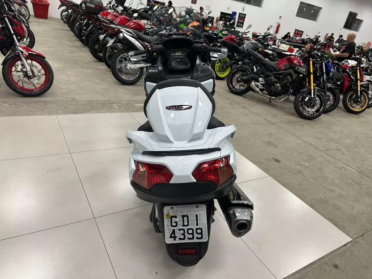 Suzuki Burgman Branco 8