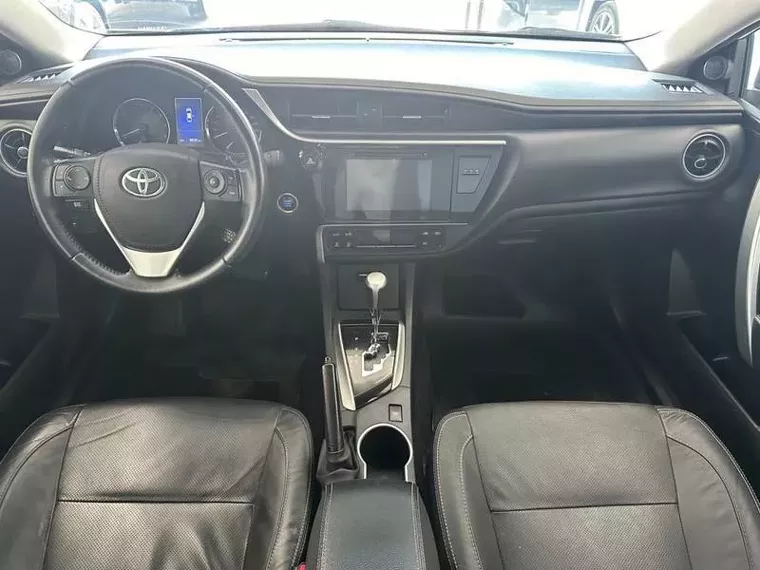 Toyota Corolla Branco 11