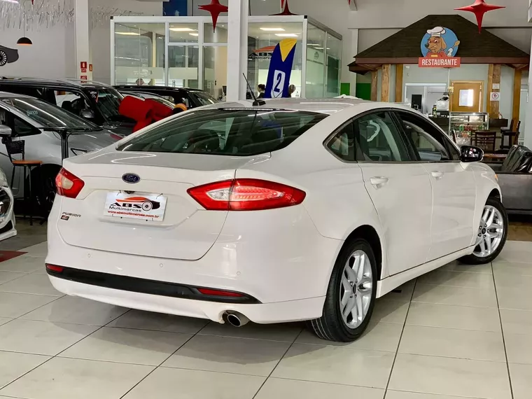 Ford Fusion Branco 16