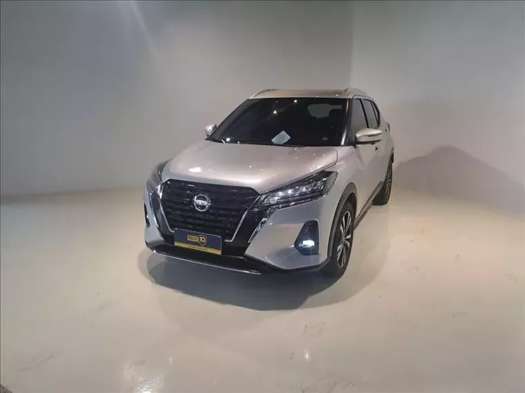 Nissan Kicks Prata 6