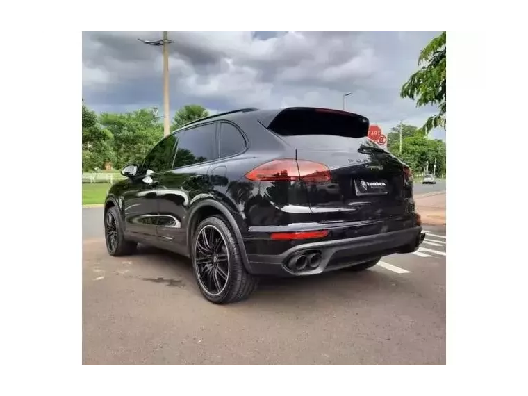 Porsche Cayenne Preto 2