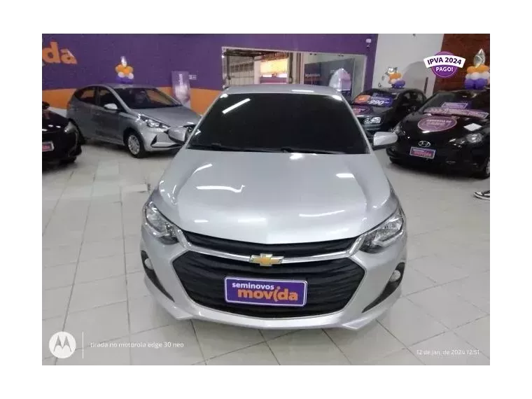 Chevrolet Onix Prata 3