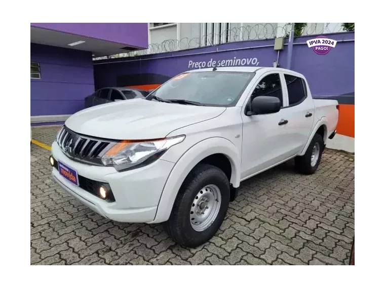 Mitsubishi L200 Branco 1