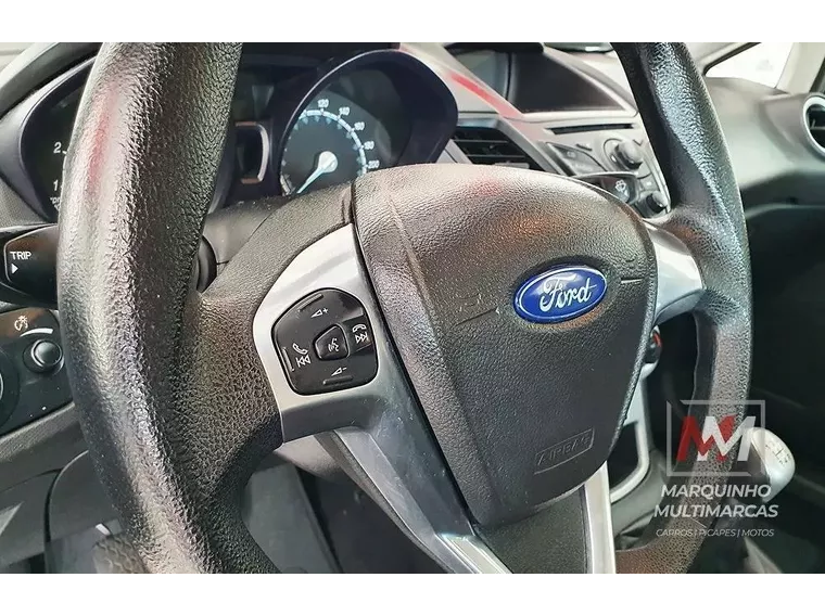 Ford Fiesta Preto 6