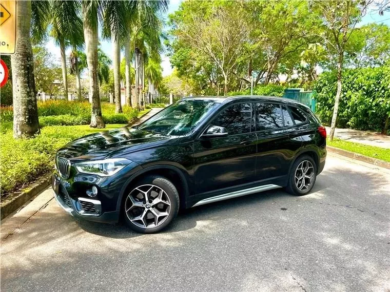 BMW X1 Preto 4