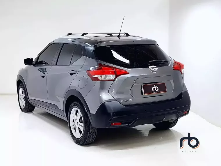 Nissan Kicks Cinza 6