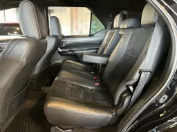 Toyota Hilux SW4