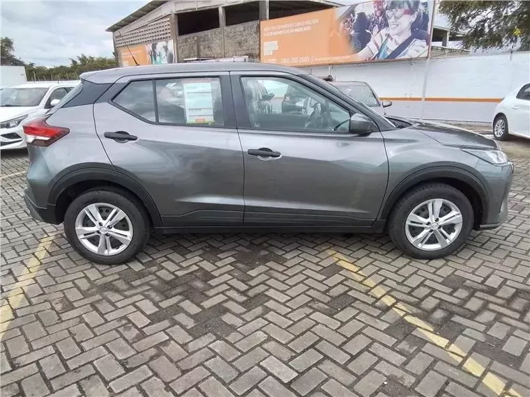 Nissan Kicks Cinza 10