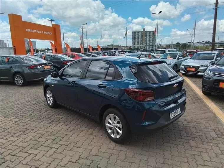 Chevrolet Onix Azul 16