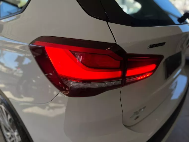 BMW X1 Branco 10