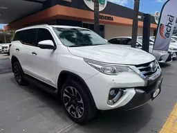 Toyota Hilux SW4