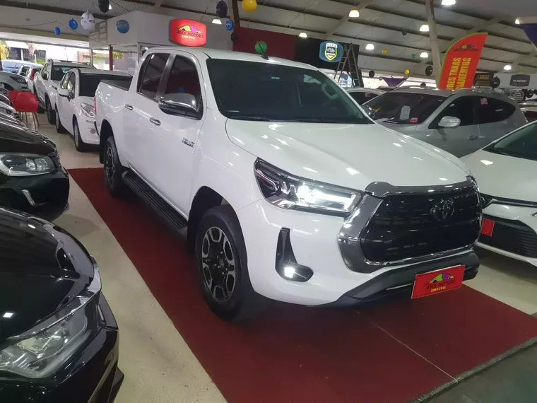 Toyota Hilux Branco 1