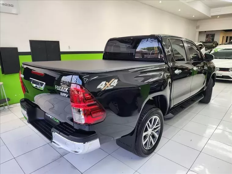 Toyota Hilux Preto 2