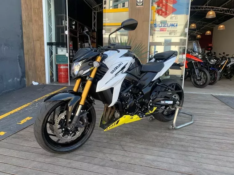 Suzuki GSX-S Preto 2