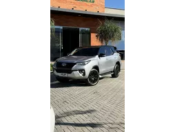 Toyota Hilux SW4