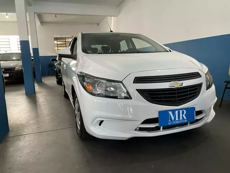 Chevrolet Onix Branco 7