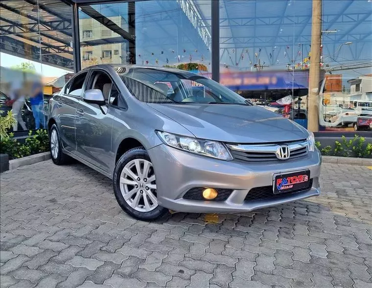 Honda Civic Cinza 13