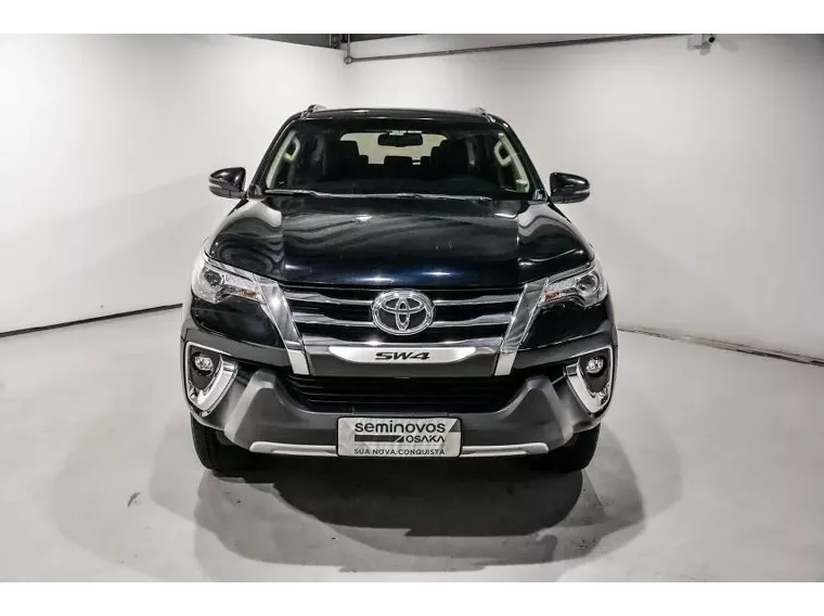 Toyota Hilux SW4 Preto 19