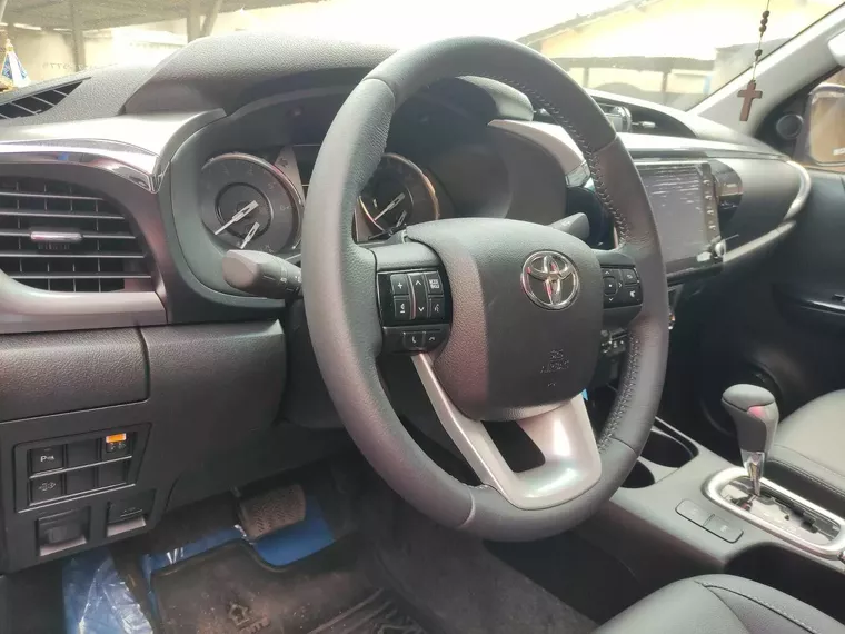 Toyota Hilux Preto 2