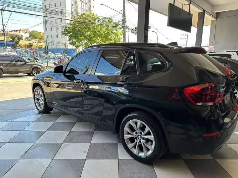 BMW X1 Preto 6