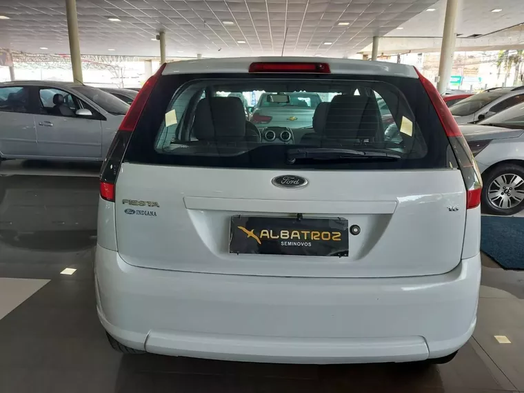 Ford Fiesta Branco 2