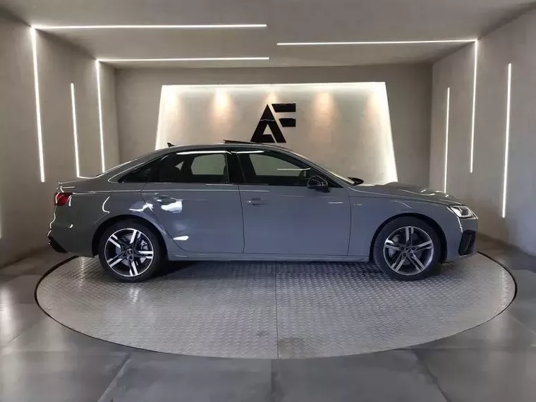 Audi A4 Cinza 3