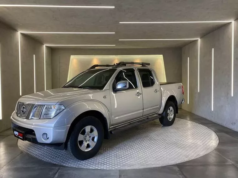 Nissan Frontier Prata 1