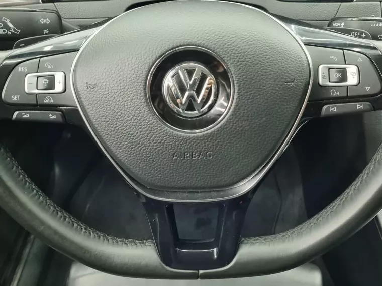 Volkswagen Passat Preto 18