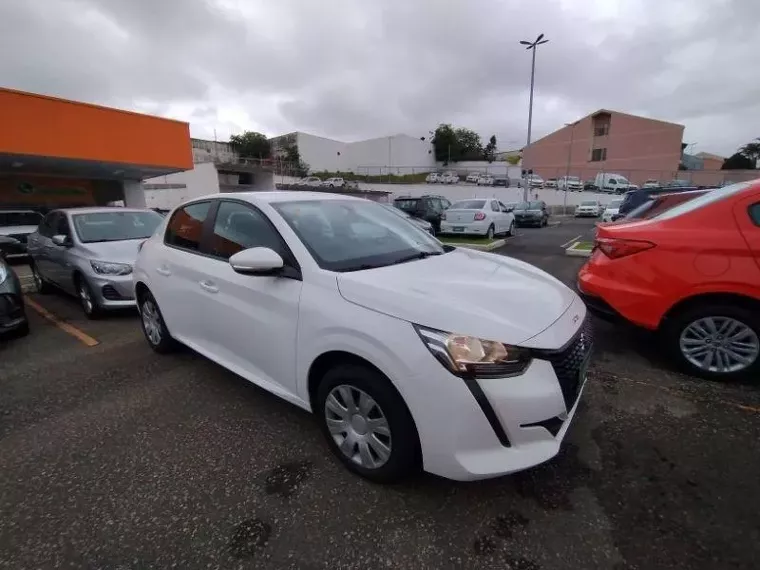 Peugeot 208 Branco 9