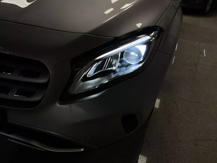 Mercedes-benz GLA 200 Prata 20