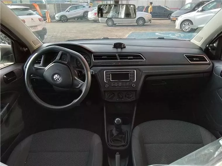 Volkswagen Voyage Branco 9