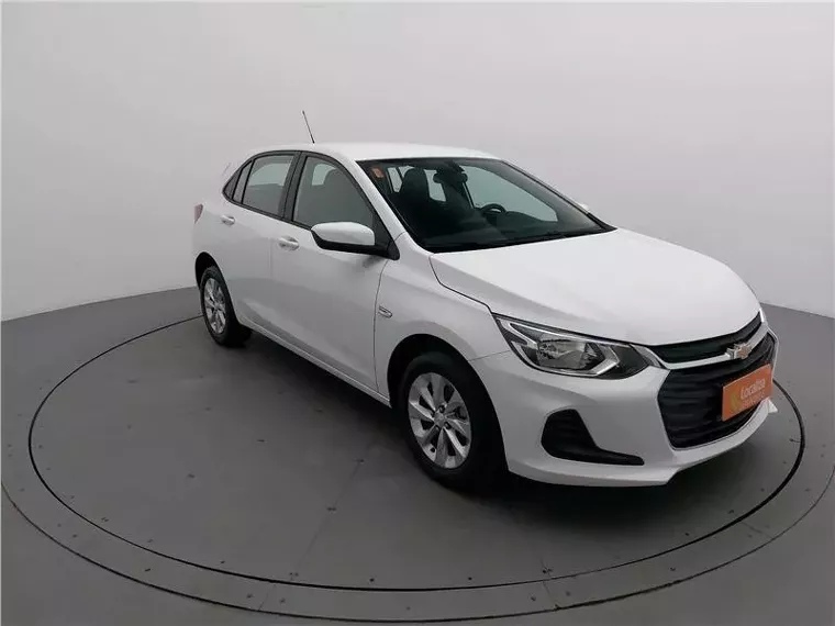 Chevrolet Onix Branco 9