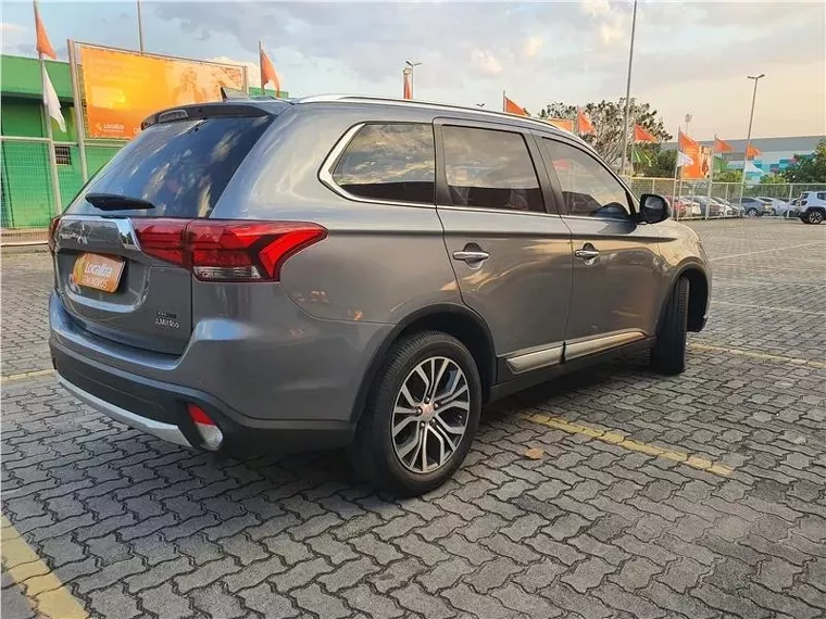 Mitsubishi Outlander Cinza 2