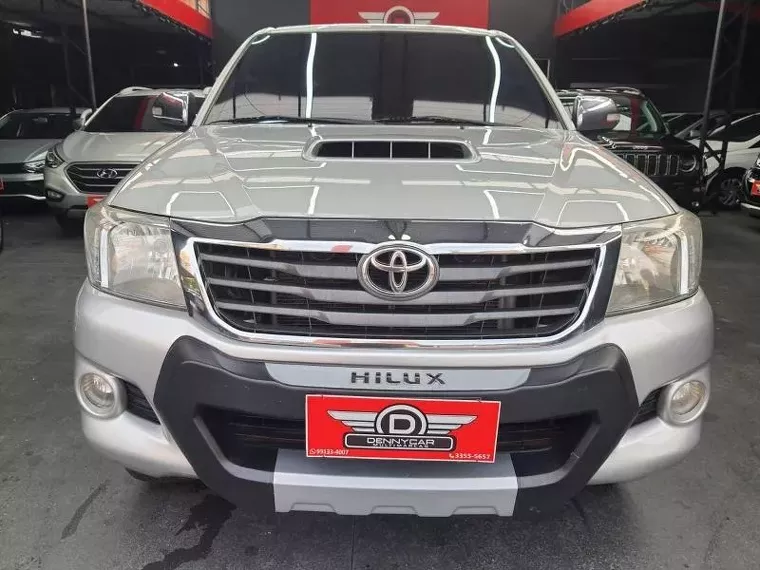 Toyota Hilux Prata 1