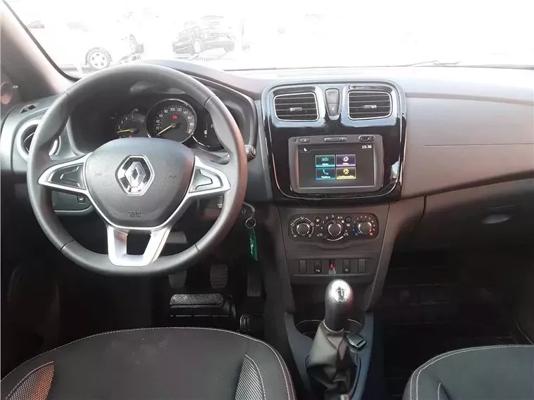 Renault Sandero Prata 10