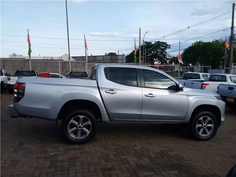 Mitsubishi L200 Triton Prata 9