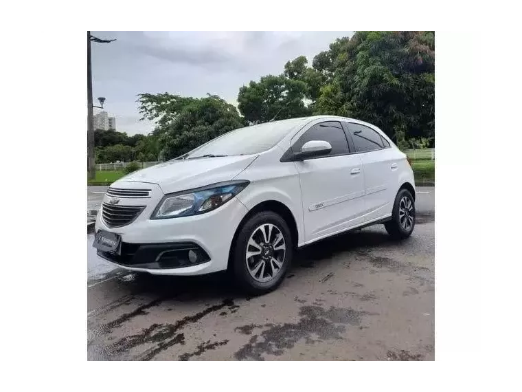 Chevrolet Onix Branco 5