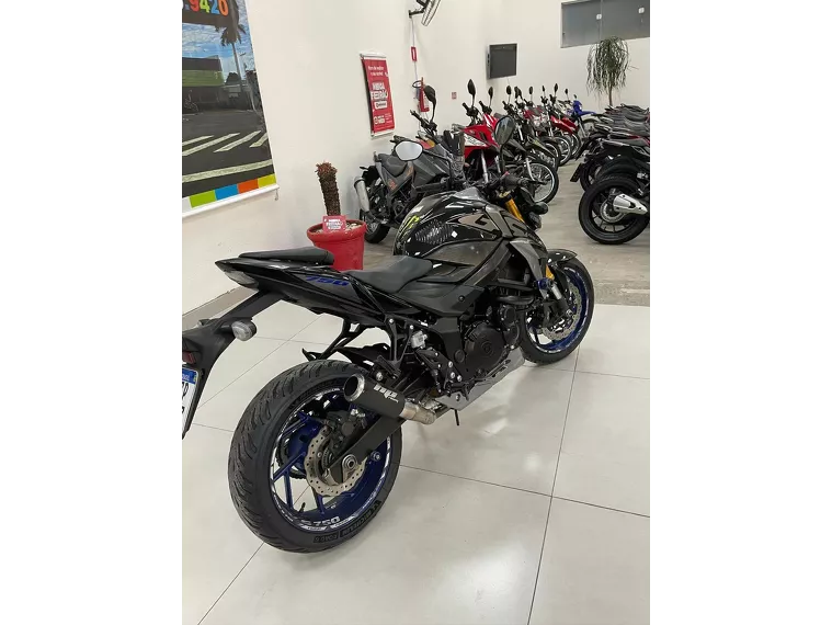 Suzuki GSX-S Preto 19