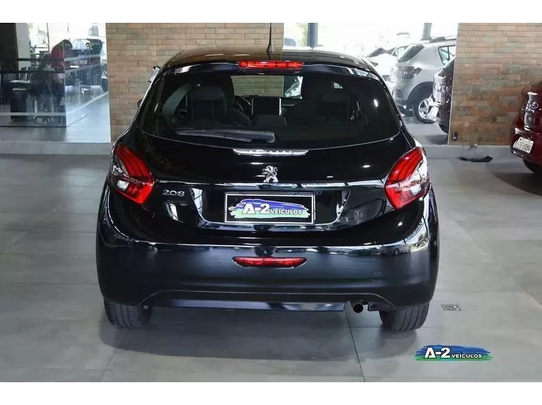 Peugeot 208 Preto 12