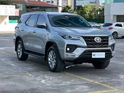 Toyota Hilux SW4