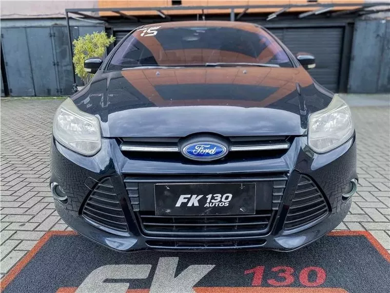 Ford Focus Preto 12