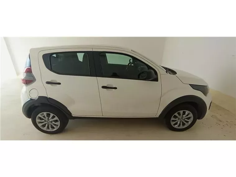 Fiat Mobi Branco 12