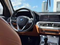 BMW 320i