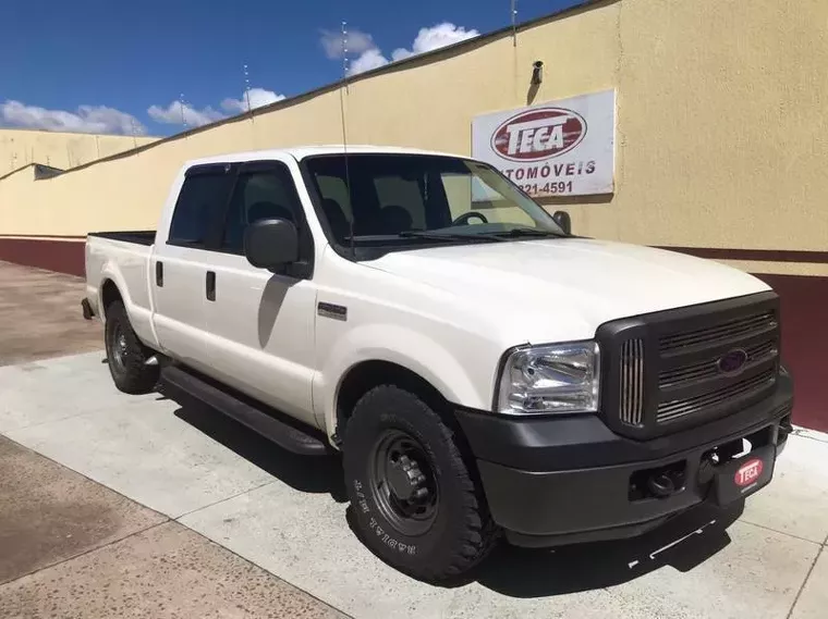 Ford F-250 Branco 3