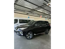 Toyota Hilux SW4